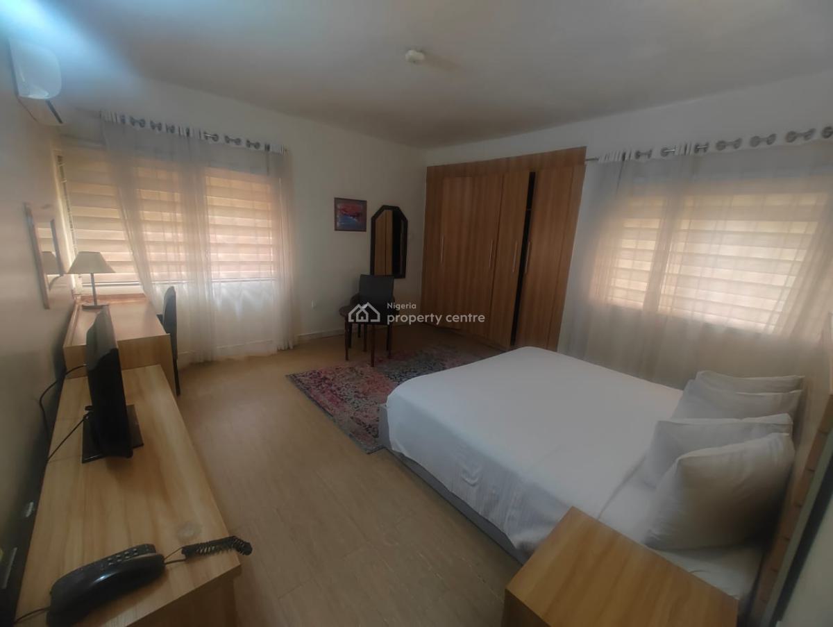 a Good Spacious Serviced & Furnished 2 Bedroom Flat, Wuse 2, Abuja, Flat / Apartment Short Let