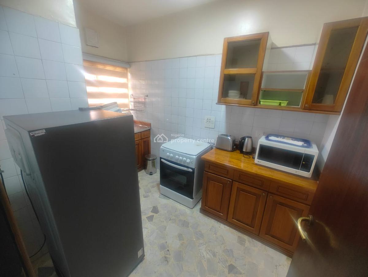 a Good Spacious Serviced & Furnished 2 Bedroom Flat, Wuse 2, Abuja, Flat / Apartment Short Let