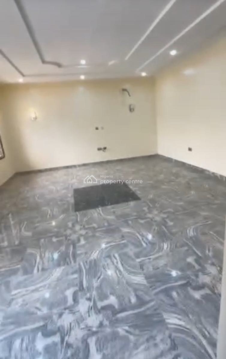 Luxury Clean 3 Bedroom Flat, 1st Floor, Tarred Road, Gilmore, Jahi, Abuja, Flat / Apartment for Rent