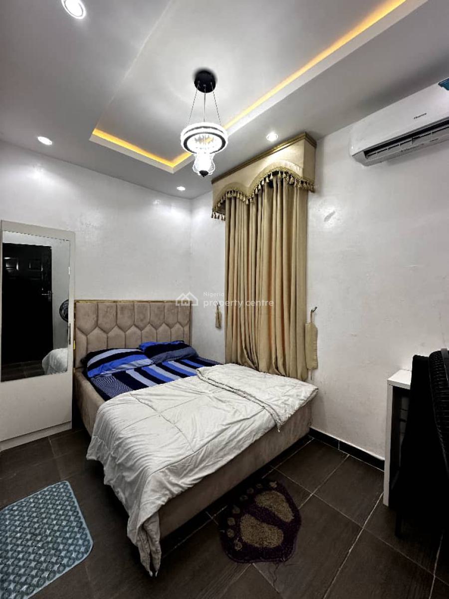 Luxury and a Cozy 1 Bedroom Apartment, Yaba, Lagos, Flat / Apartment Short Let