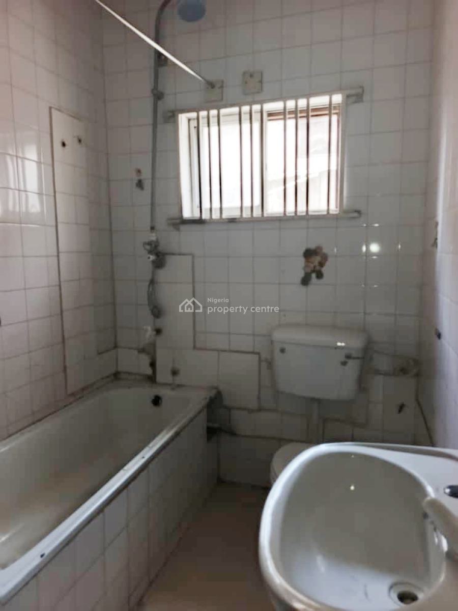 a Well Maintained Spacious 3 Bedroom Flat, Omole Phase 1, Ikeja, Lagos, Flat / Apartment for Rent