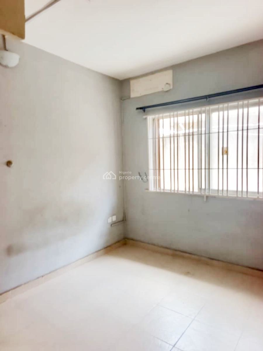 a Well Maintained Spacious 3 Bedroom Flat, Omole Phase 1, Ikeja, Lagos, Flat / Apartment for Rent