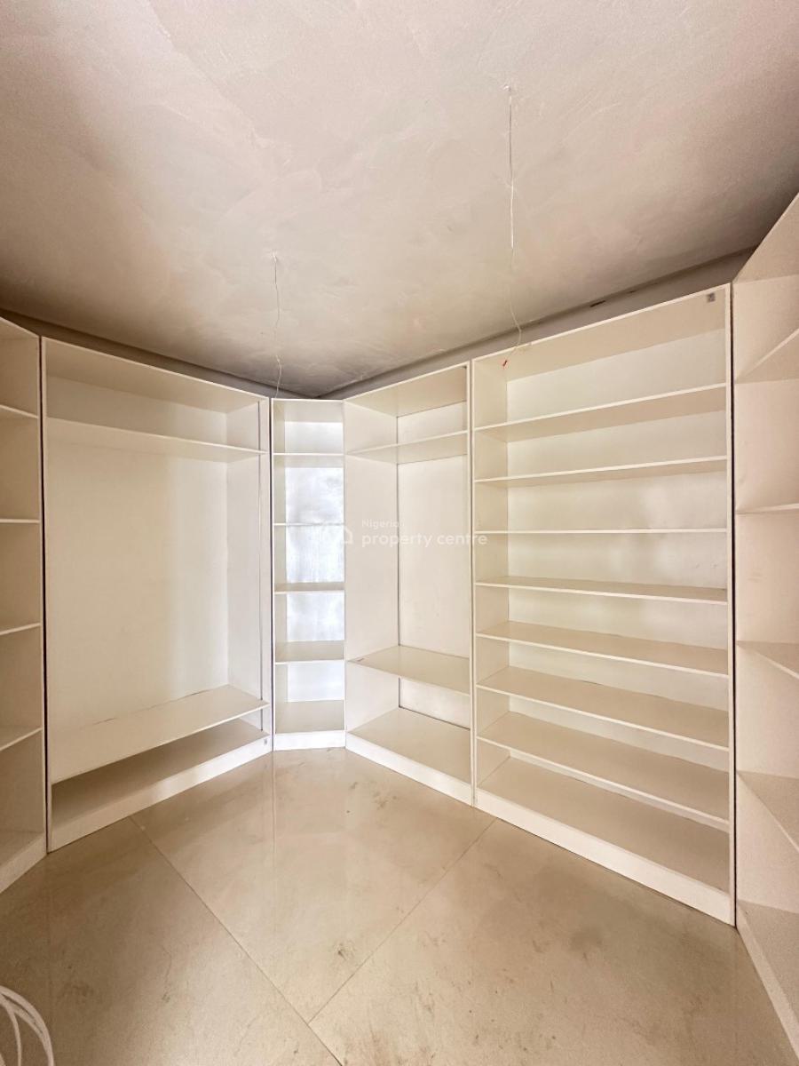 Elegantly Built 5 Bedroom Penthouse with Bq, Elevator, Old Ikoyi, Ikoyi, Lagos, Block of Flats for Sale