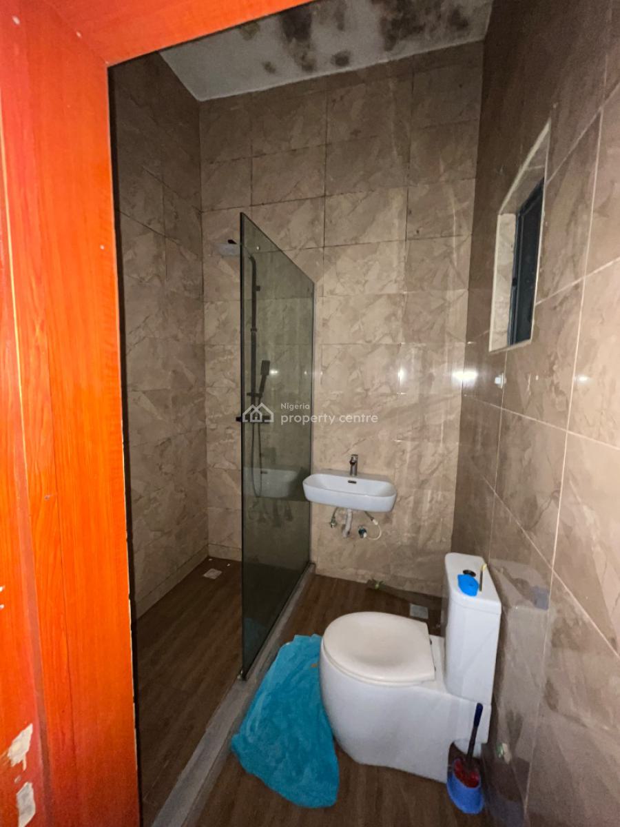 Beautiful Luxury 2 Bedroom Flat Ground Floor, Mobil Road, Ilaje, Ajah, Lagos, Flat / Apartment for Rent