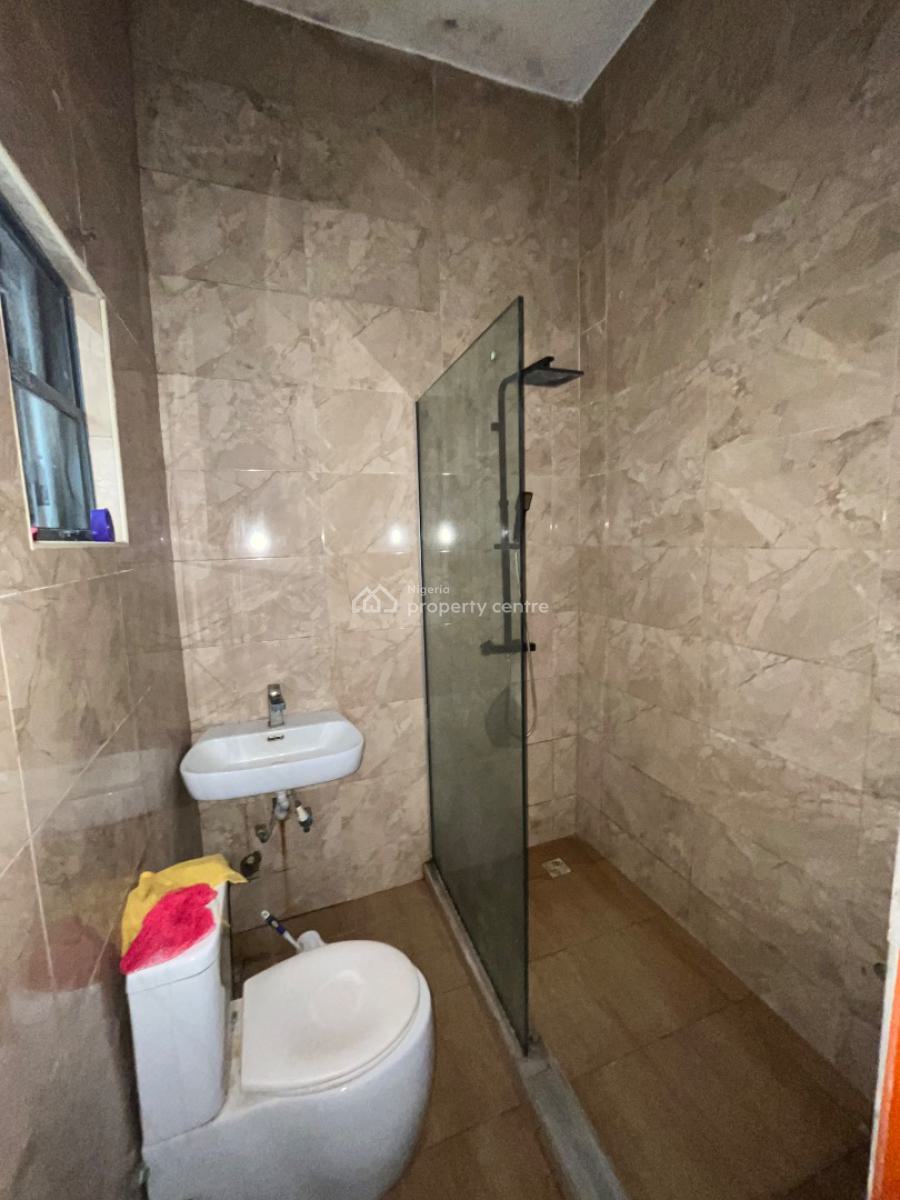 Beautiful Luxury 2 Bedroom Flat Ground Floor, Mobil Road, Ilaje, Ajah, Lagos, Flat / Apartment for Rent