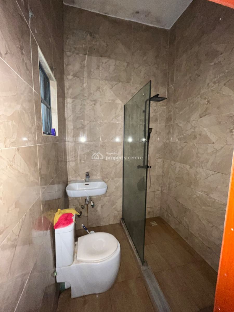 Beautiful Luxury 2 Bedroom Flat Ground Floor, Mobil Road, Ilaje, Ajah, Lagos, Flat / Apartment for Rent