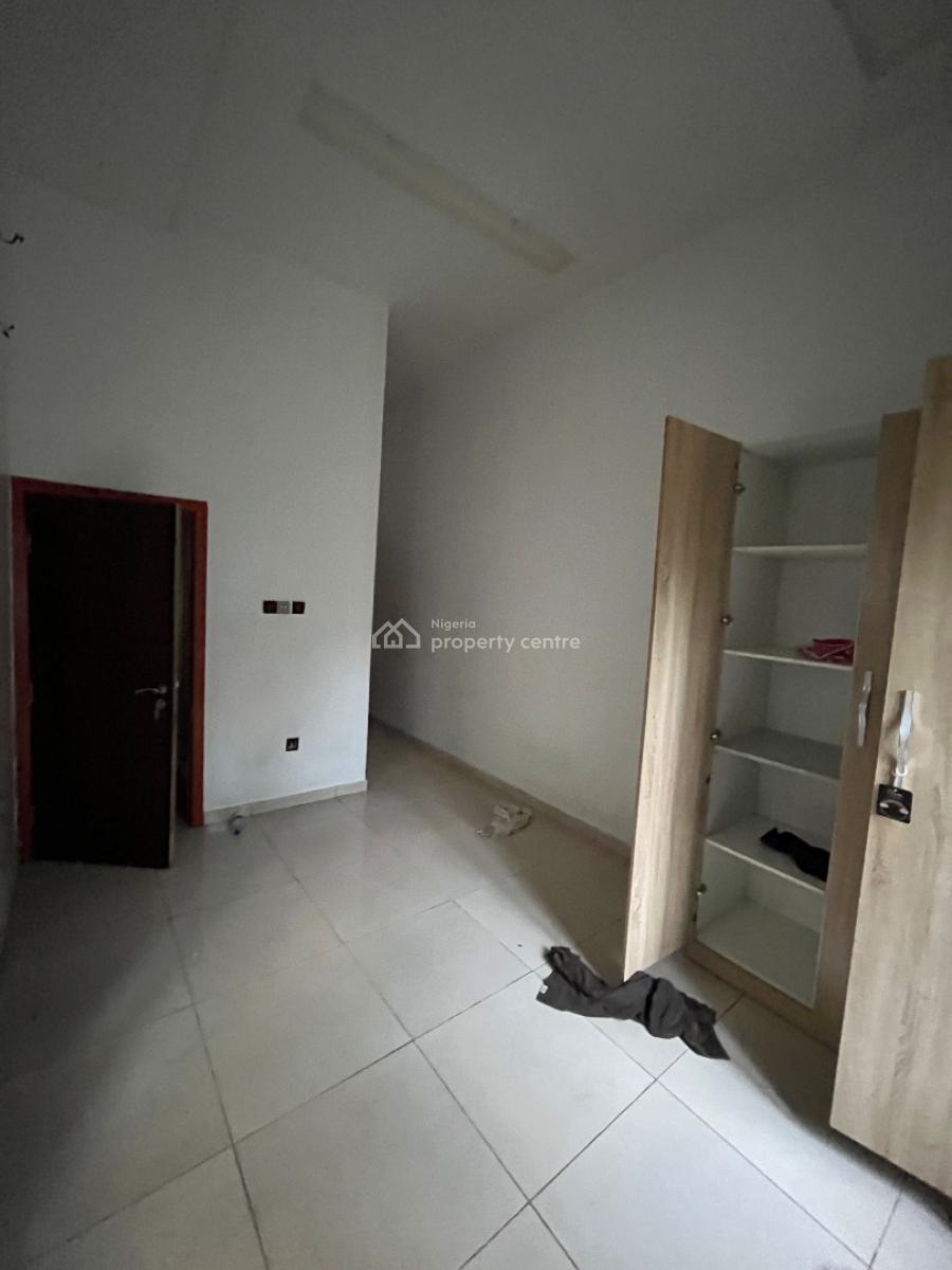 Beautiful Luxury 2 Bedroom Flat Ground Floor, Mobil Road, Ilaje, Ajah, Lagos, Flat / Apartment for Rent