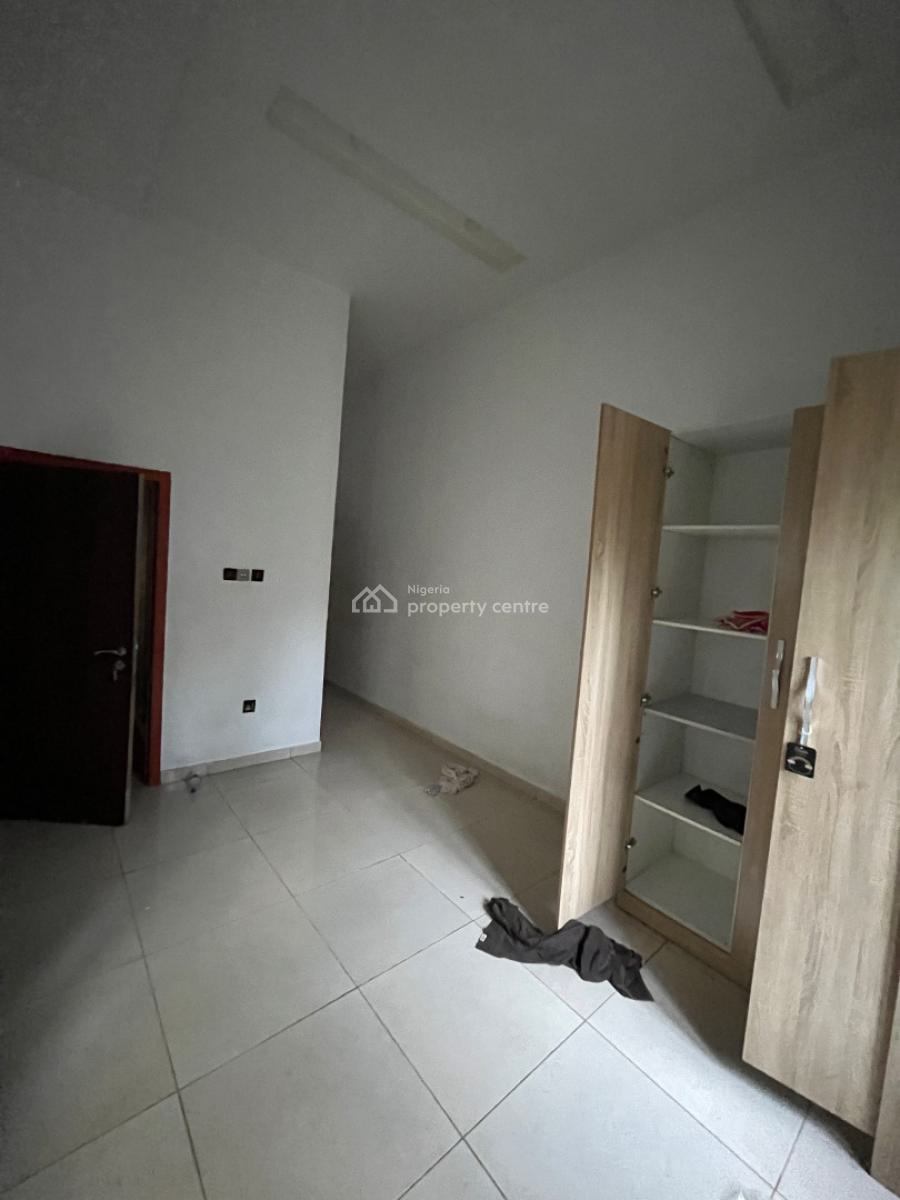 Beautiful Luxury 2 Bedroom Flat Ground Floor, Mobil Road, Ilaje, Ajah, Lagos, Flat / Apartment for Rent