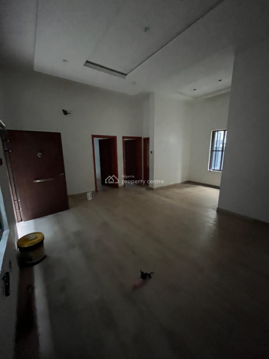 Beautiful Luxury 2 Bedroom Flat Ground Floor, Mobil Road, Ilaje, Ajah, Lagos, Flat / Apartment for Rent