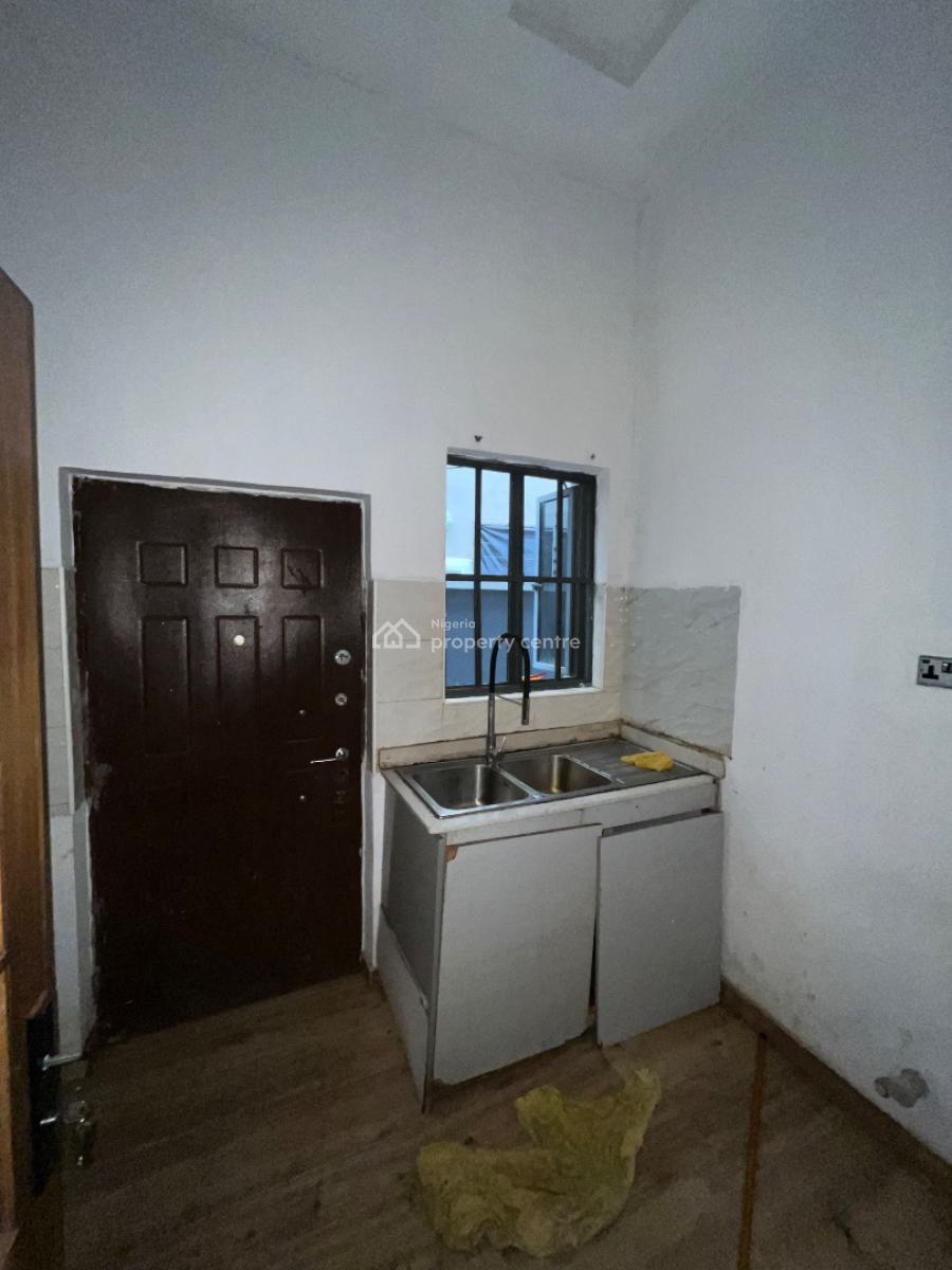 Beautiful Luxury 2 Bedroom Flat Ground Floor, Mobil Road, Ilaje, Ajah, Lagos, Flat / Apartment for Rent