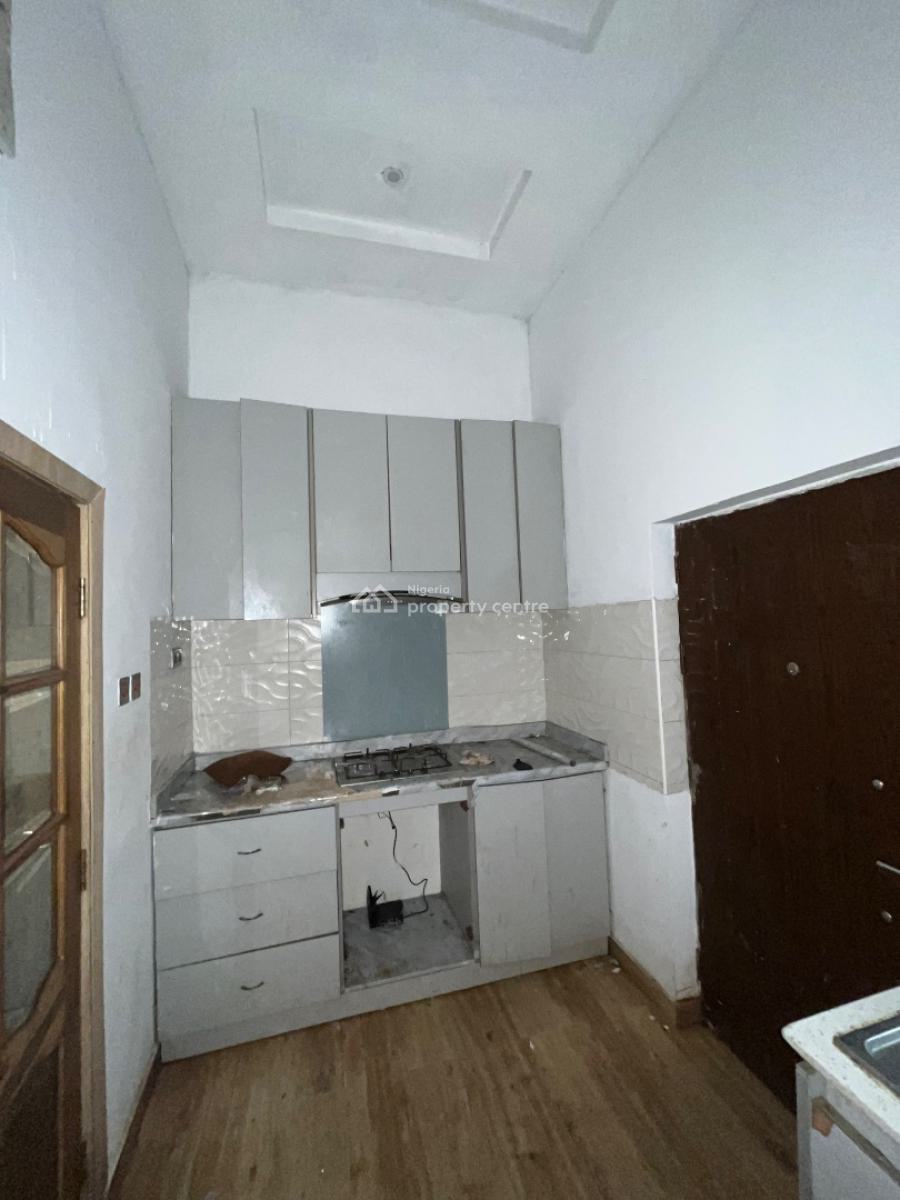 Beautiful Luxury 2 Bedroom Flat Ground Floor, Mobil Road, Ilaje, Ajah, Lagos, Flat / Apartment for Rent