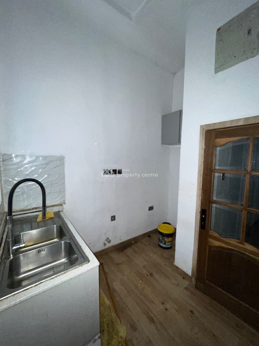Beautiful Luxury 2 Bedroom Flat Ground Floor, Mobil Road, Ilaje, Ajah, Lagos, Flat / Apartment for Rent