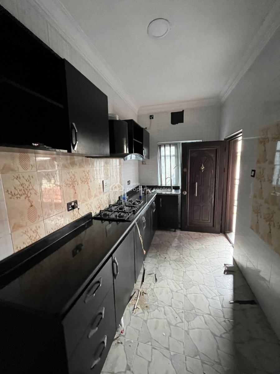 Luxury 2 Bedroom Flat Very Spacious, Mobil Road, Ilaje, Ajah, Lagos, Flat / Apartment for Rent