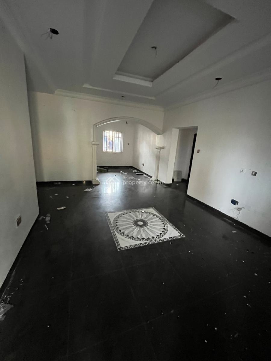 Luxury 2 Bedroom Flat Very Spacious, Mobil Road, Ilaje, Ajah, Lagos, Flat / Apartment for Rent