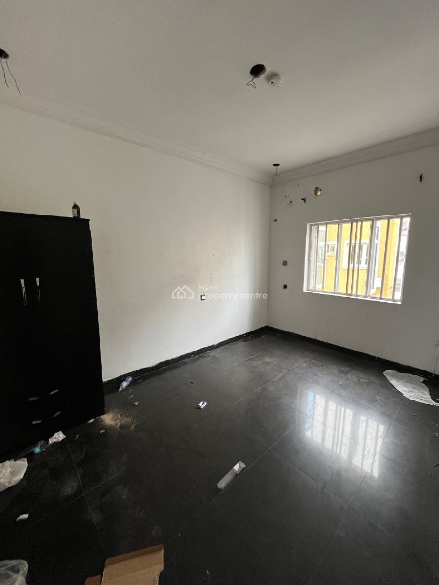 Luxury 2 Bedroom Flat Very Spacious, Mobil Road, Ilaje, Ajah, Lagos, Flat / Apartment for Rent