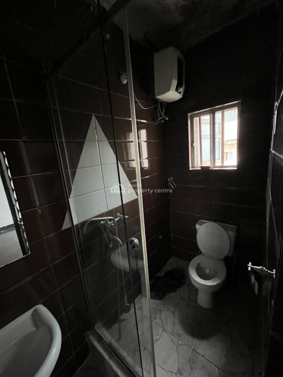 Luxury 2 Bedroom Flat Very Spacious, Mobil Road, Ilaje, Ajah, Lagos, Flat / Apartment for Rent