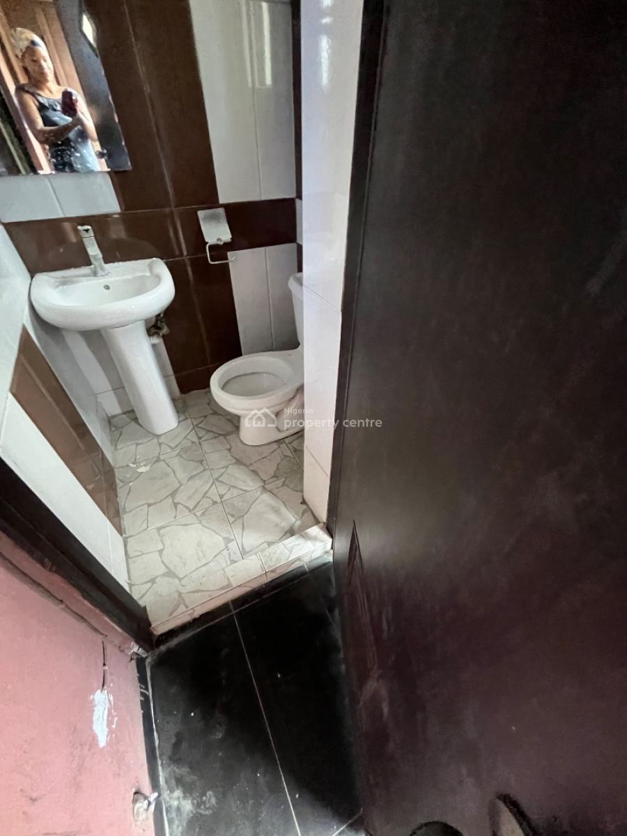 Luxury 2 Bedroom Flat Very Spacious, Mobil Road, Ilaje, Ajah, Lagos, Flat / Apartment for Rent
