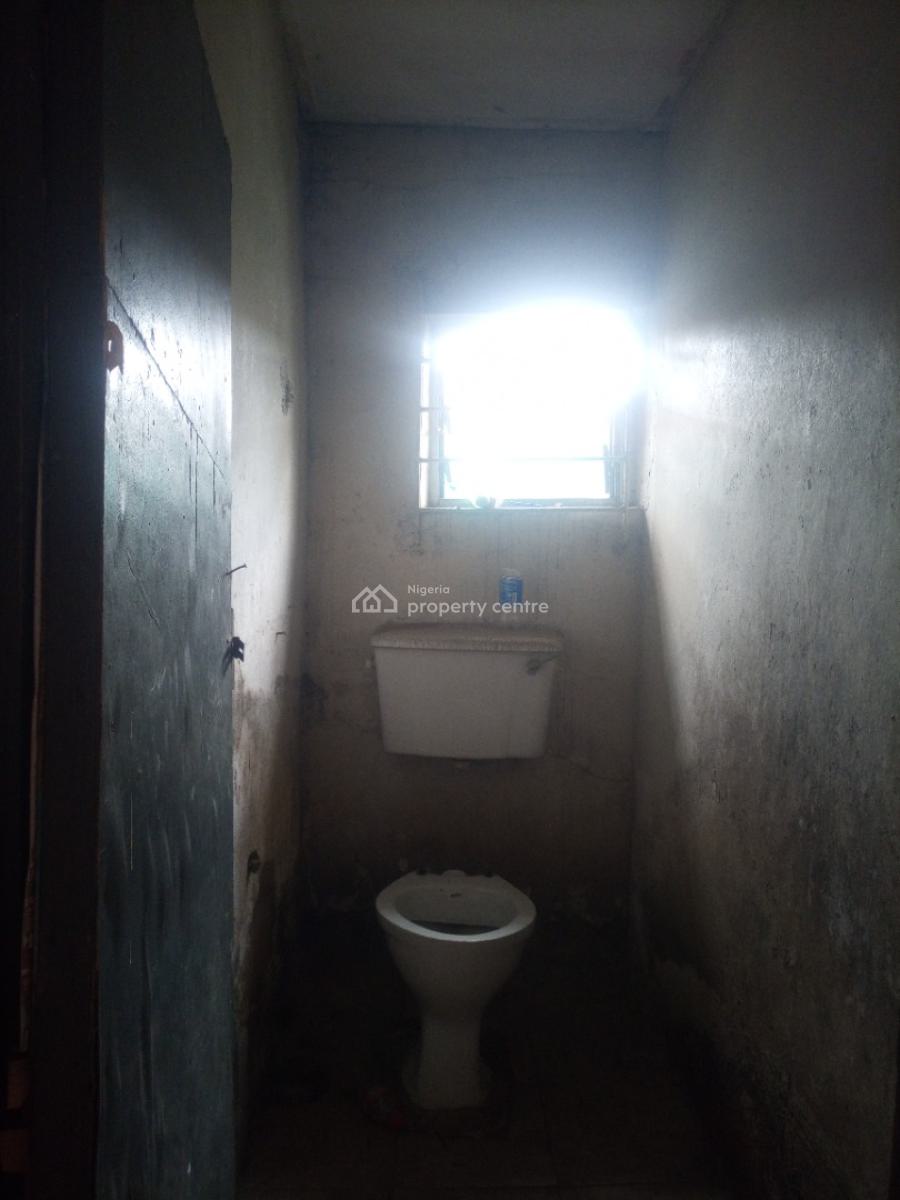 1 Bedroom Flat, Off Oworo Road, Oworonshoki, Kosofe, Lagos, Mini Flat (room and Parlour) for Rent