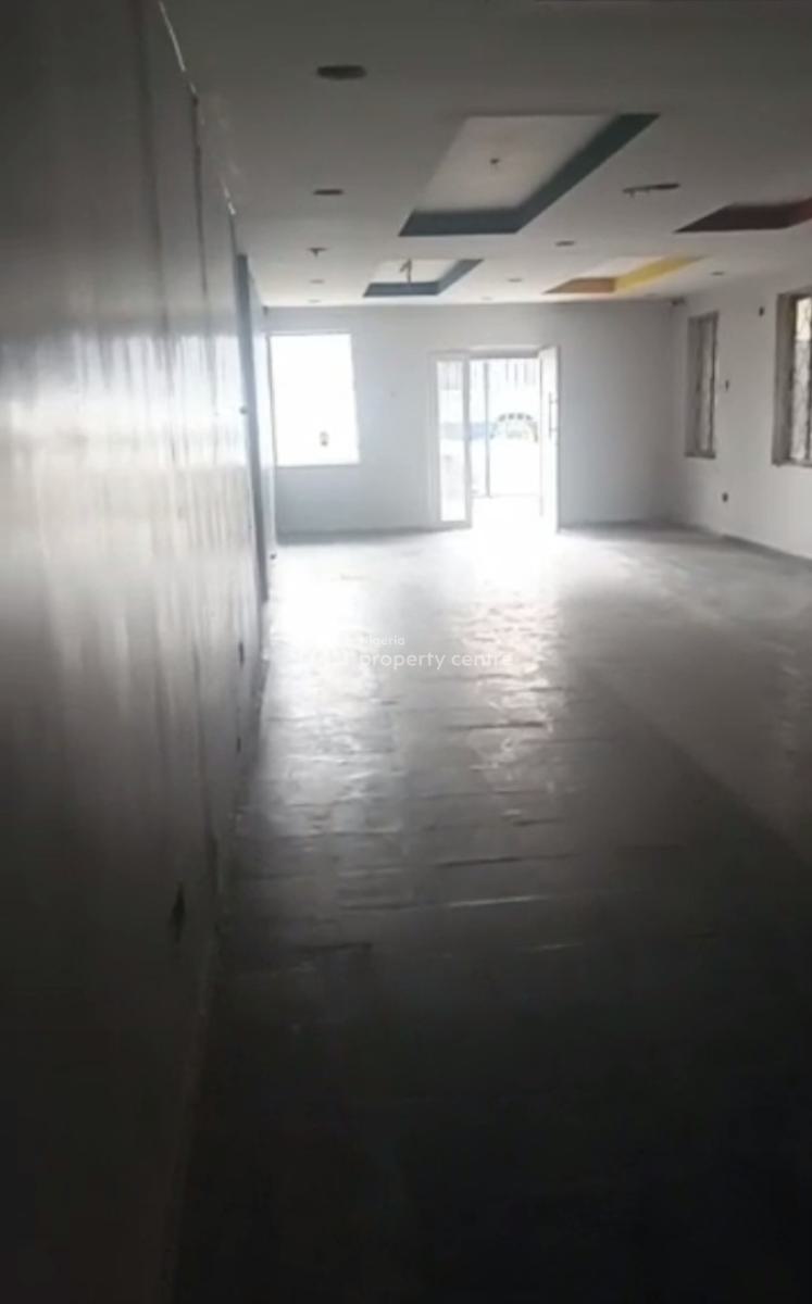 an Open Plan Space on Ground Floors, Surulere, Lagos, Plaza / Complex / Mall for Rent
