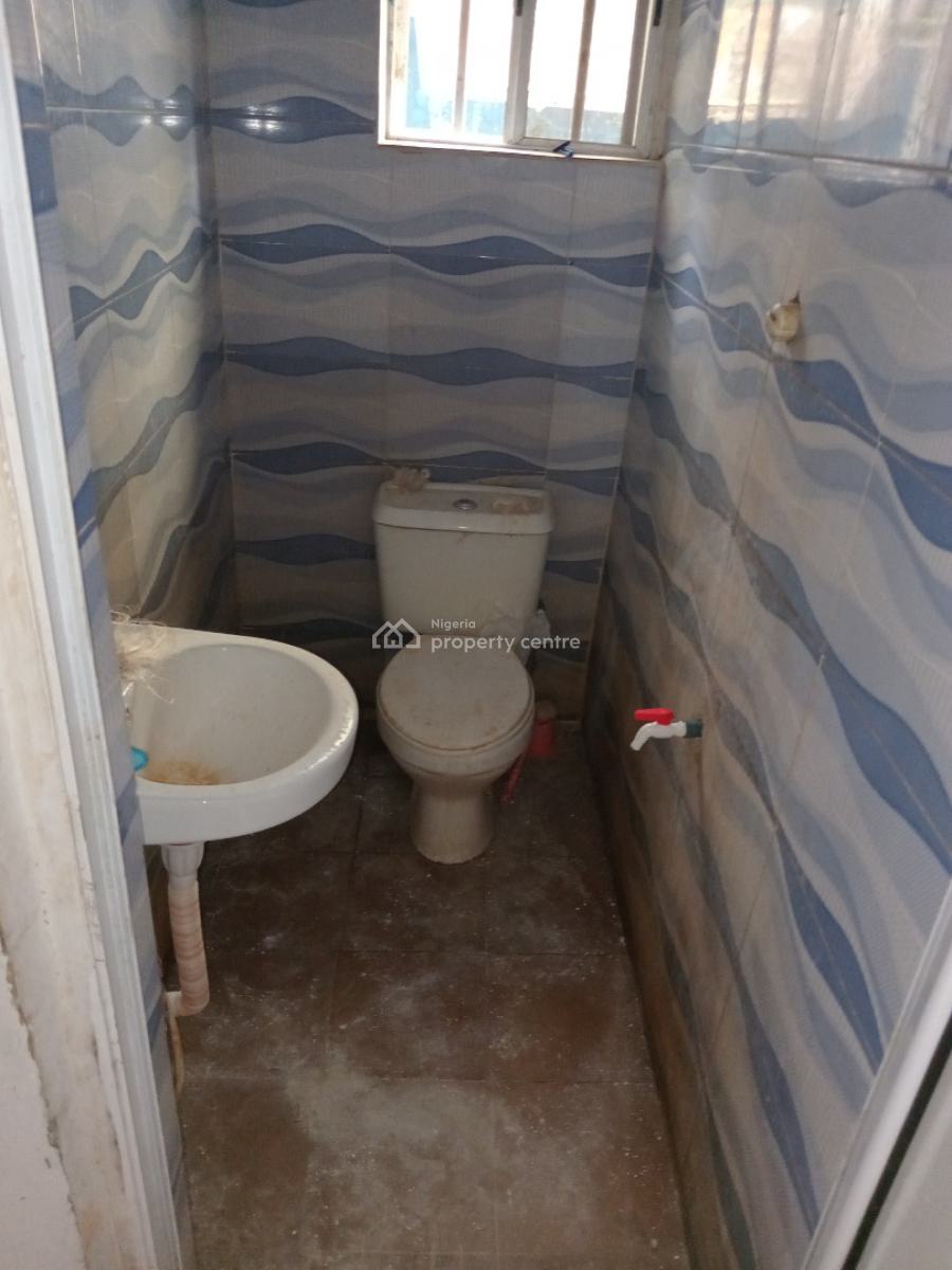 2 Bedroom Flat Downstairs, Ogombo, Ajah, Lagos, Flat / Apartment for Rent