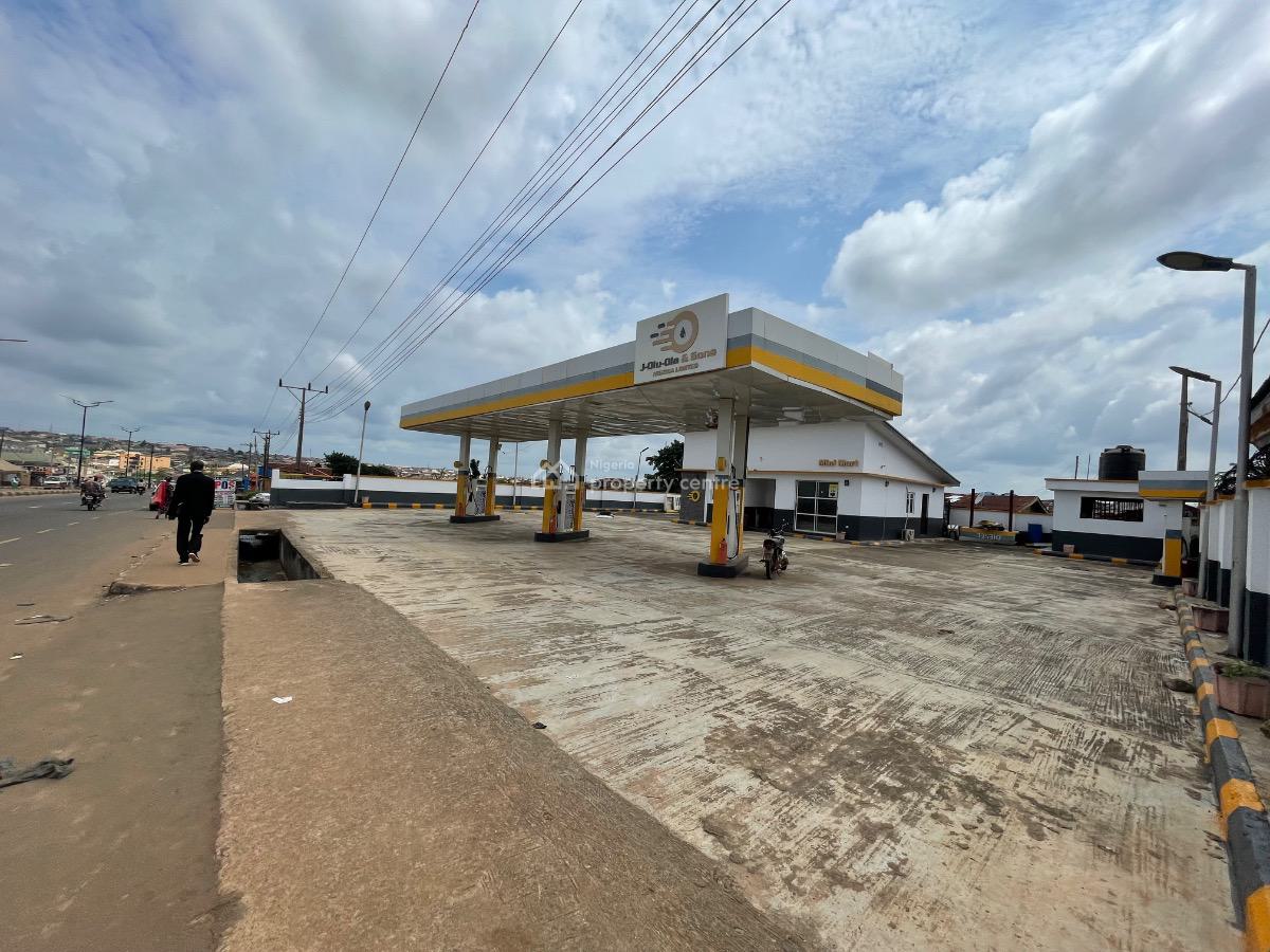 Well Equipped and Functional Filling Station, Olunloyo, Olorunsogo Akanran Road, Ibadan, Ona Ara, Oyo, Filling Station for Sale
