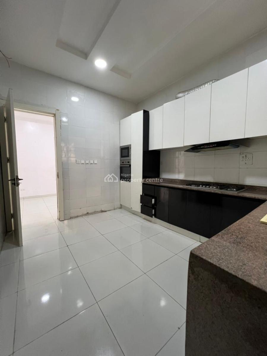 Distress Property Luxirious Sweet 4 Bedroom Duplex Terrace with Pool &gym, Orchid, Lekki, Lagos, Terraced Duplex for Sale