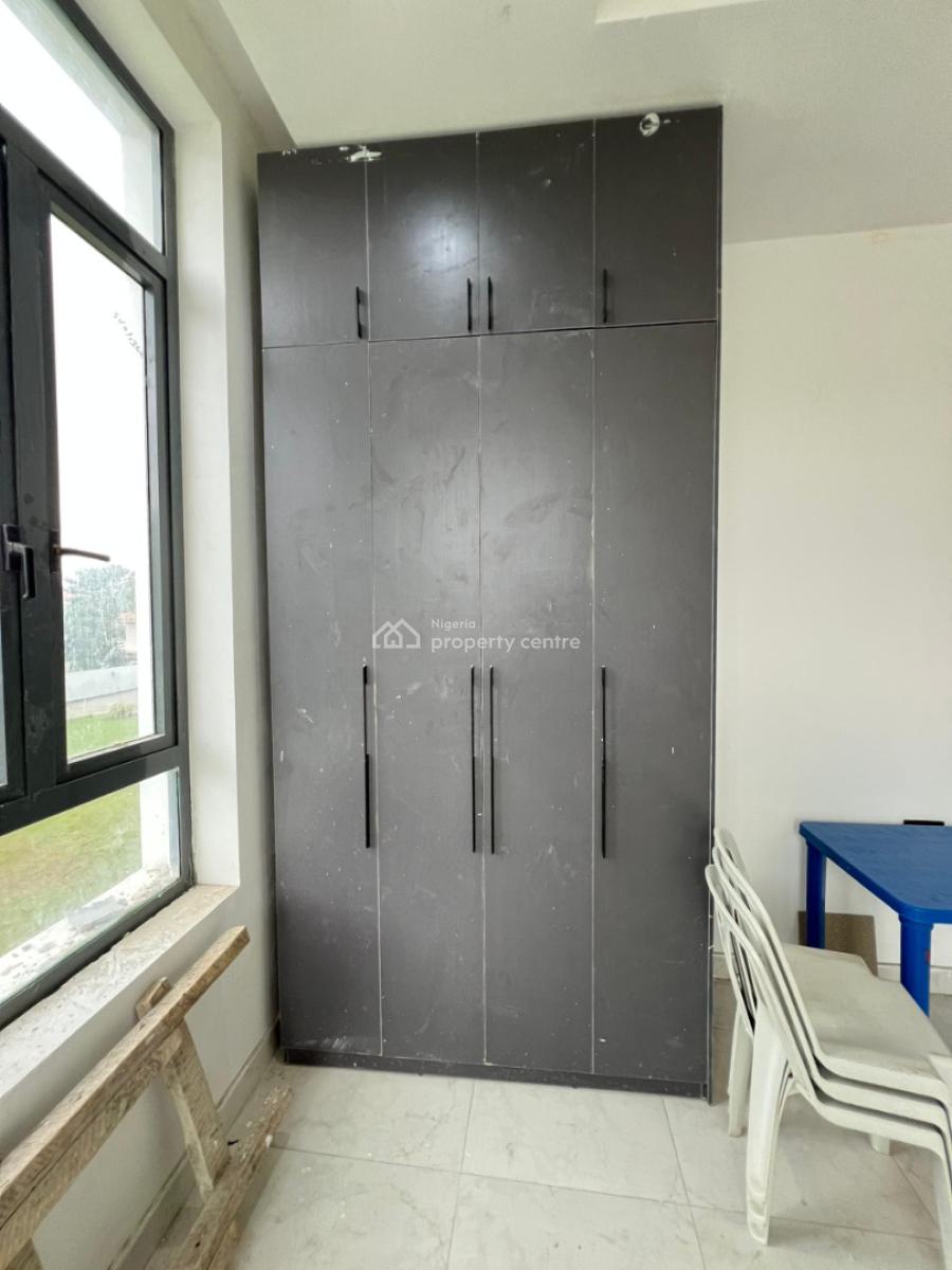 Spacious 2 Bedroom Apartment with  Bq, Swimming Pool, Gym  and Elevator, Lekki Phase 1, Lekki, Lagos, Flat / Apartment for Sale