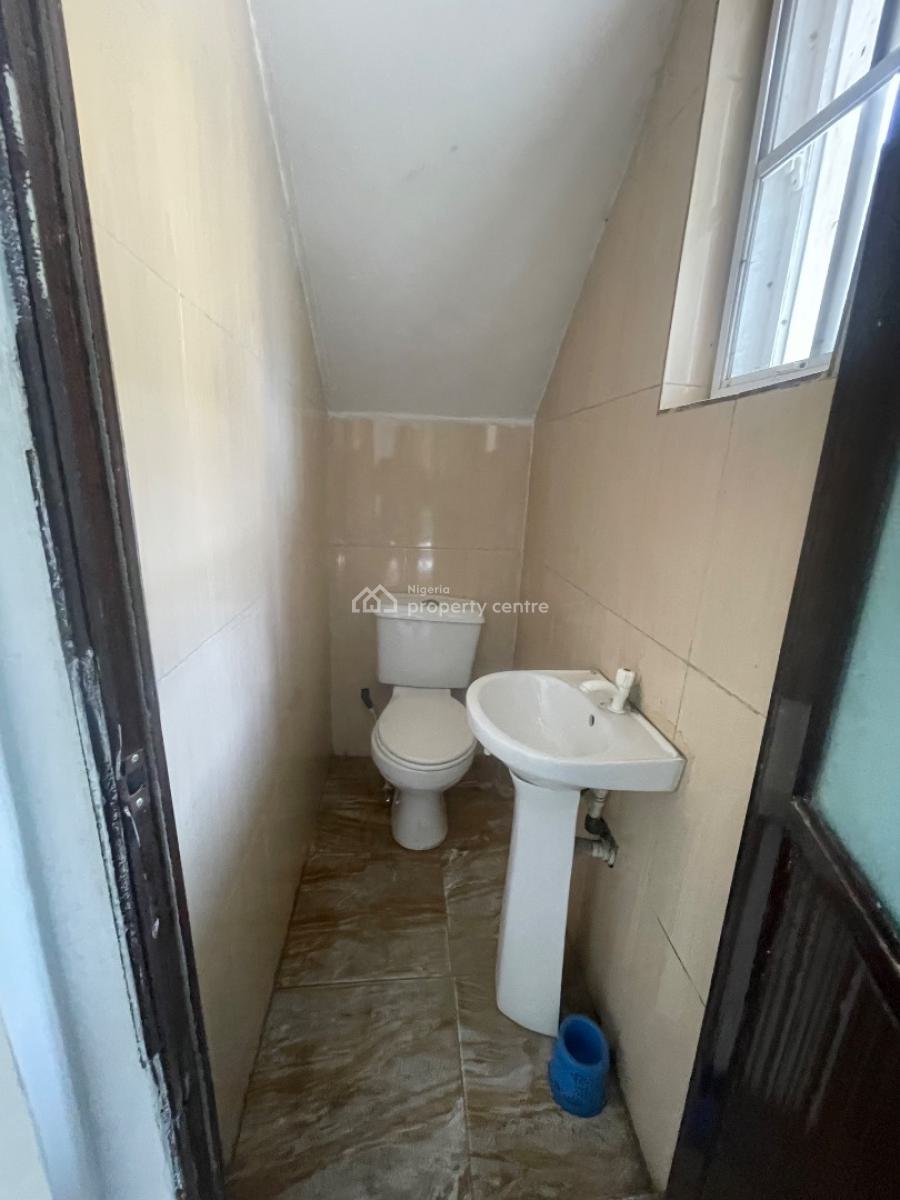 a Spacious 4 Bedroom Terrace Duplex with Bq, Mobil Road, Ilaje, Ajah, Lagos, Terraced Duplex for Rent