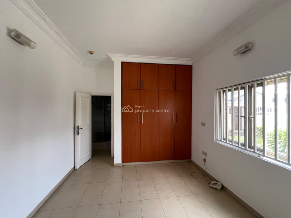Spacious 3 Bedroom Apartment, Off The Providence, Lekki Phase 1, Lekki, Lagos, Flat / Apartment for Rent