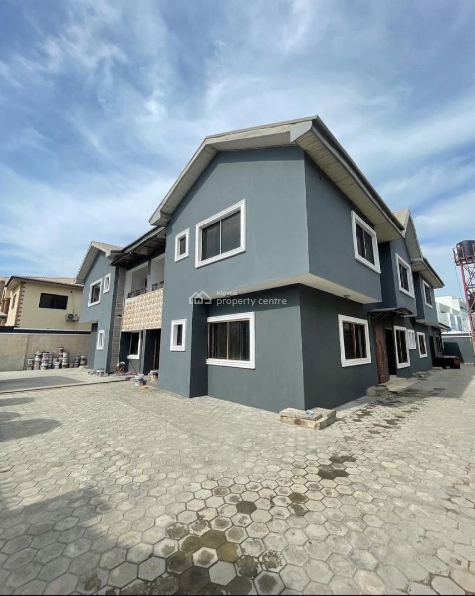 Self Serviced 3 Bedrooms Apartments, Ologolo, Lekki, Lagos, Flat / Apartment for Rent