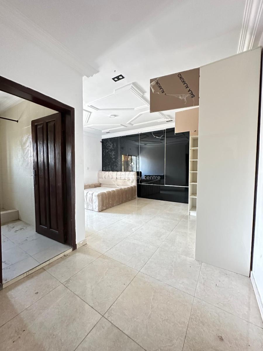 Self Serviced 3 Bedrooms Apartments, Ologolo, Lekki, Lagos, Flat / Apartment for Rent