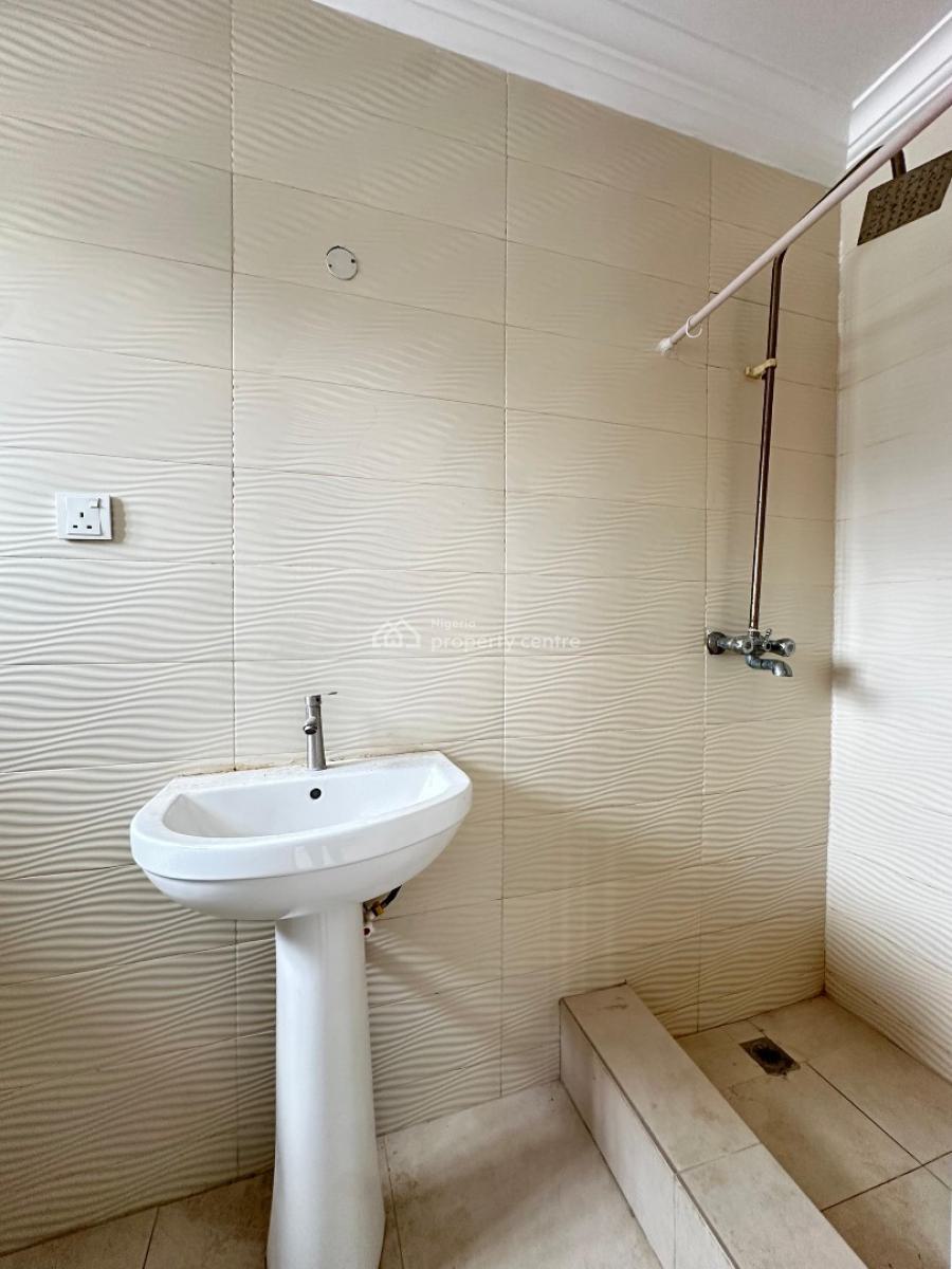 Self Serviced 3 Bedrooms Apartments, Ologolo, Lekki, Lagos, Flat / Apartment for Rent