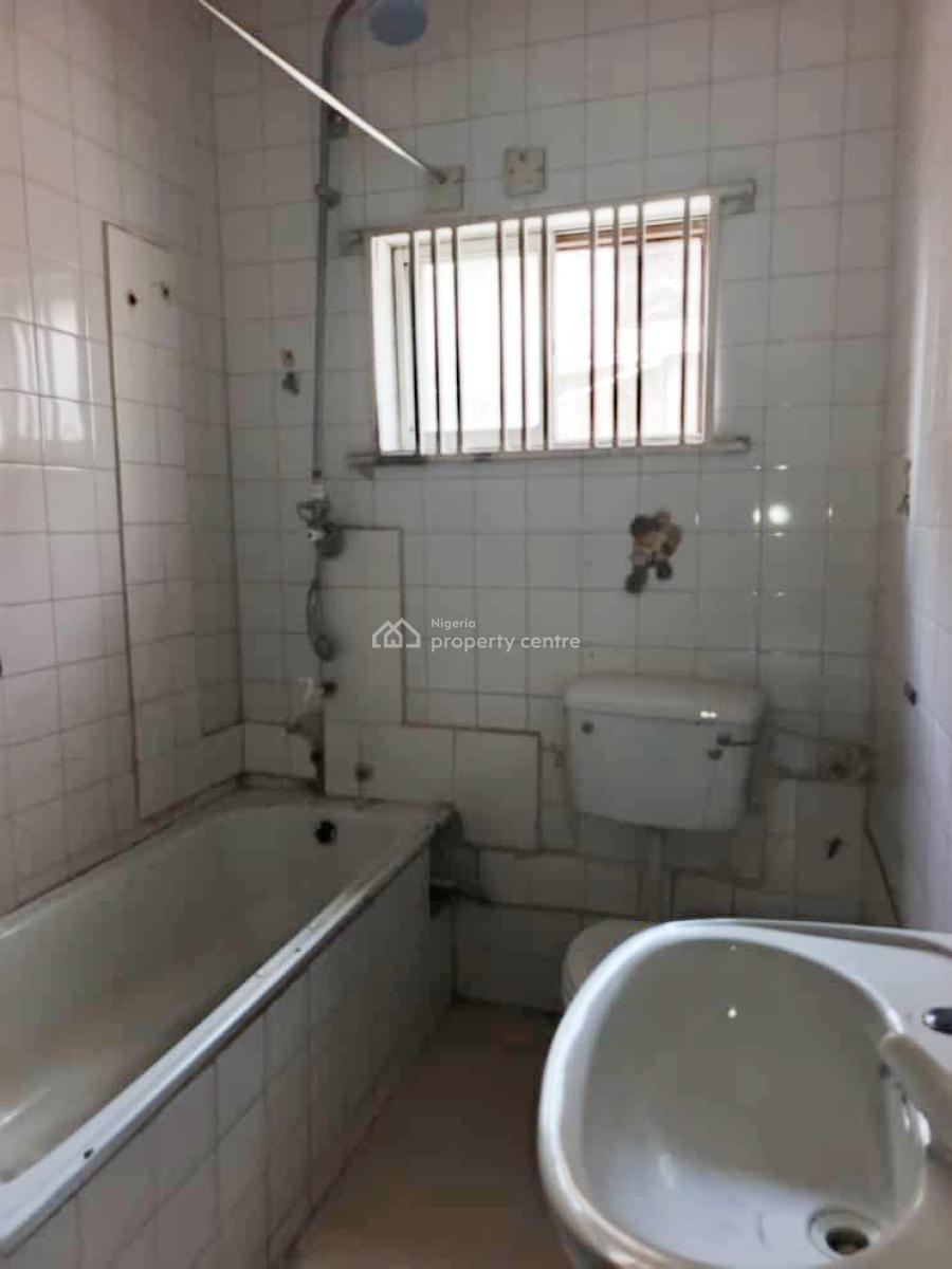 Luxury and Well Maintained 3 Bedroom Apartment, Omole Phase 1, Ikeja, Lagos, Flat / Apartment for Rent