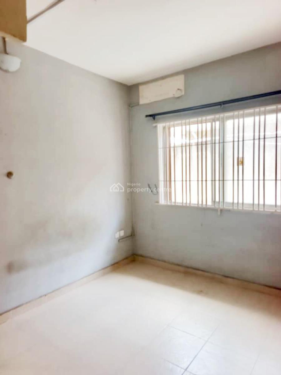 Luxury and Well Maintained 3 Bedroom Apartment, Omole Phase 1, Ikeja, Lagos, Flat / Apartment for Rent