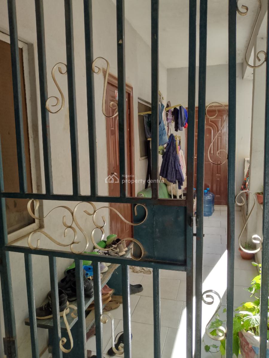 Distress Block of Flat, Finance Quarters, Wuye, Abuja, Mini Flat (room and Parlour) for Sale