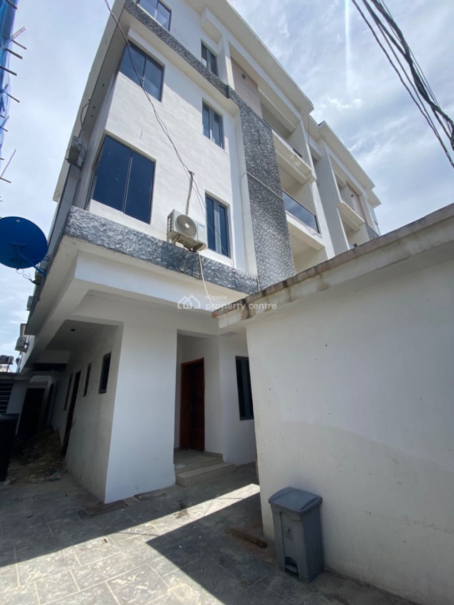 Relative New 2 Bedrooms with Self Compound, Ilasan, Lekki, Lagos, Flat / Apartment for Rent