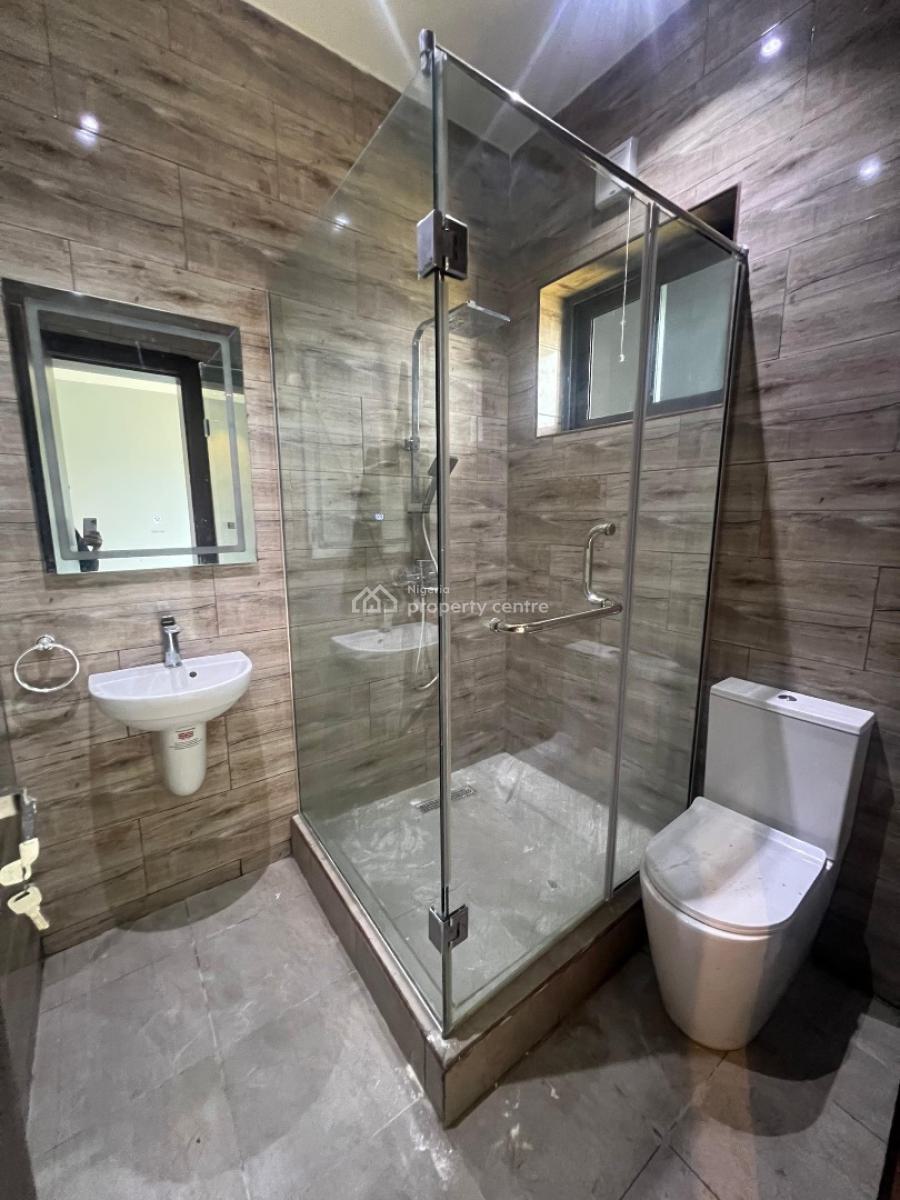Subletting One Room Serviced Apartment, Lekki Phase 1, Lekki, Lagos, Flat / Apartment for Rent