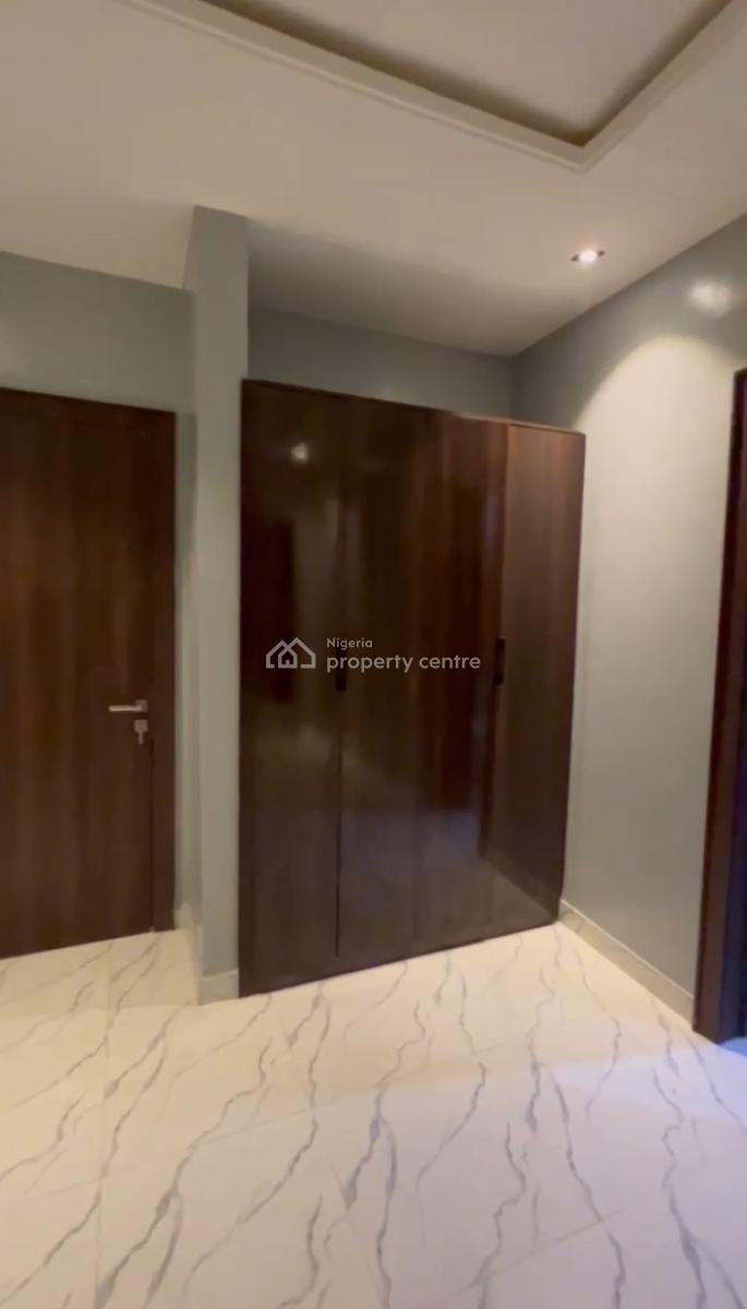 Subletting One Room Serviced Apartment, Lekki Phase 1, Lekki, Lagos, Flat / Apartment for Rent