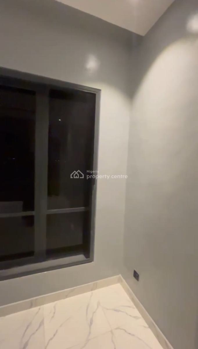 Subletting One Room Serviced Apartment, Lekki Phase 1, Lekki, Lagos, Flat / Apartment for Rent