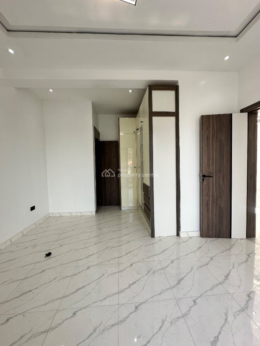 3 Bedroom Apartment with Pool and Elevator, Lekki Phase 1, Lekki, Lagos, Flat / Apartment for Rent