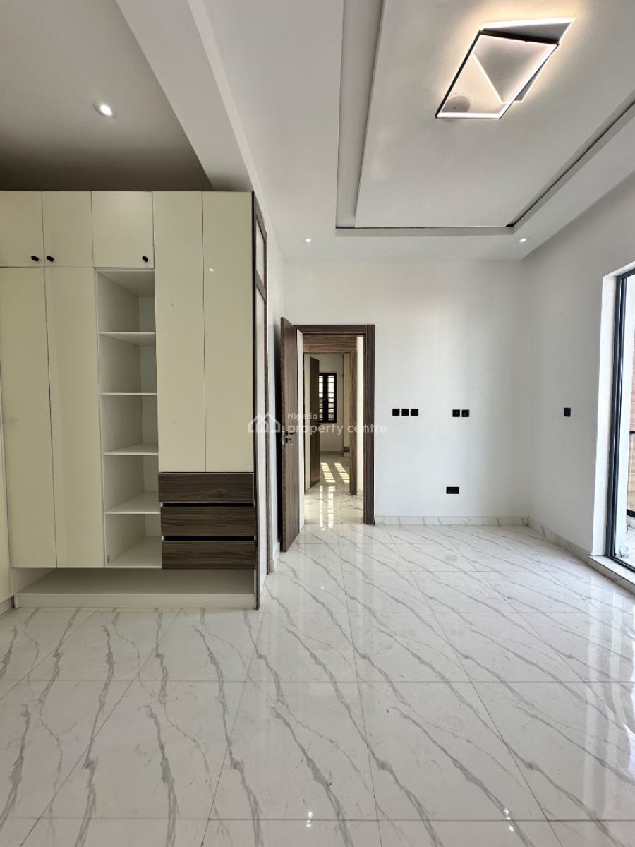 3 Bedroom Apartment with Pool and Elevator, Lekki Phase 1, Lekki, Lagos, Flat / Apartment for Rent