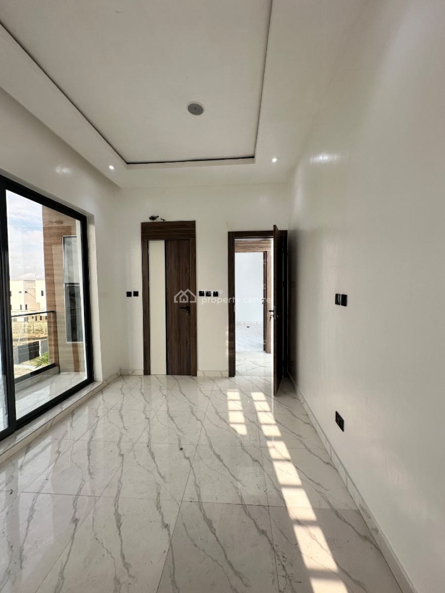 3 Bedroom Apartment with Pool and Elevator, Lekki Phase 1, Lekki, Lagos, Flat / Apartment for Rent