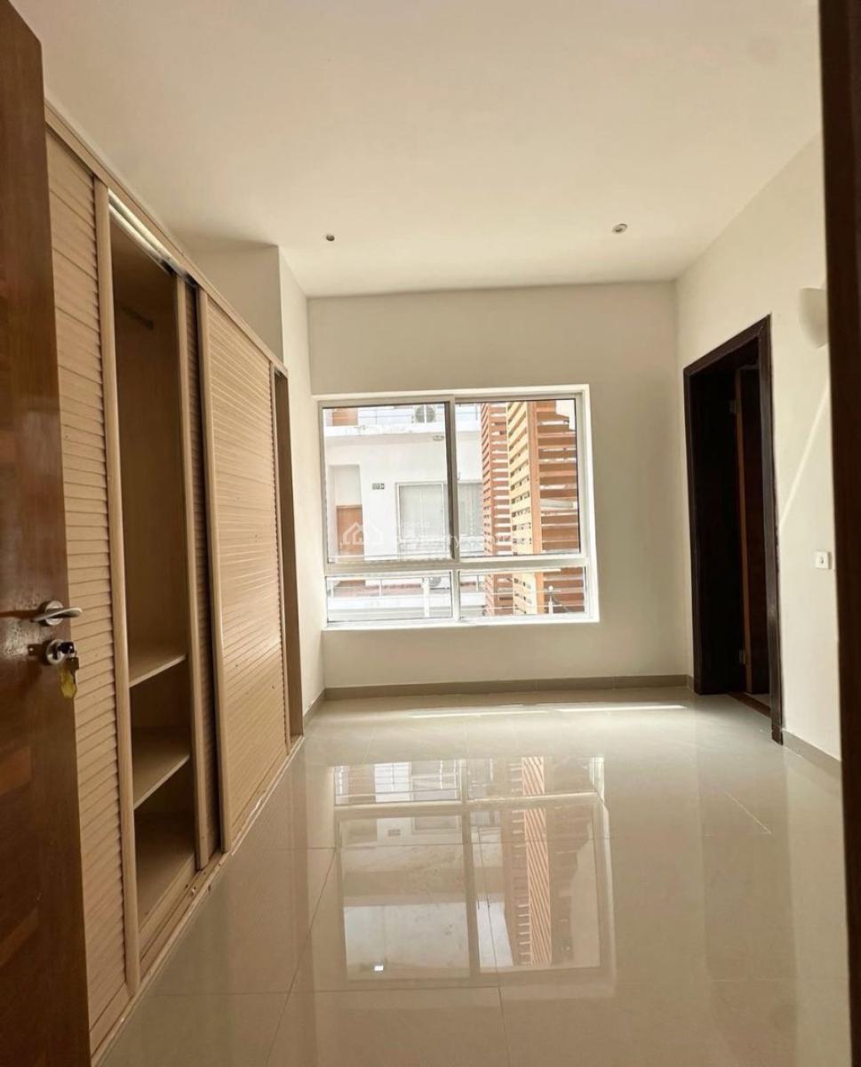 Luxury 3 Bedroom Waterfront Apartment with Swimming Pool, Banana Island, Ikoyi, Lagos, Block of Flats for Sale