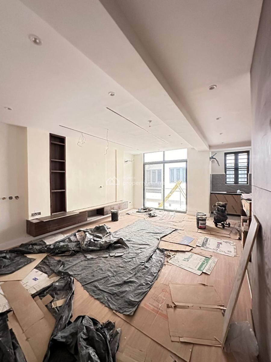 Aesthetically Pleasing 3 Bedroom Apartment with Pool, Lekki Phase 1, Lekki, Lagos, Flat / Apartment for Sale