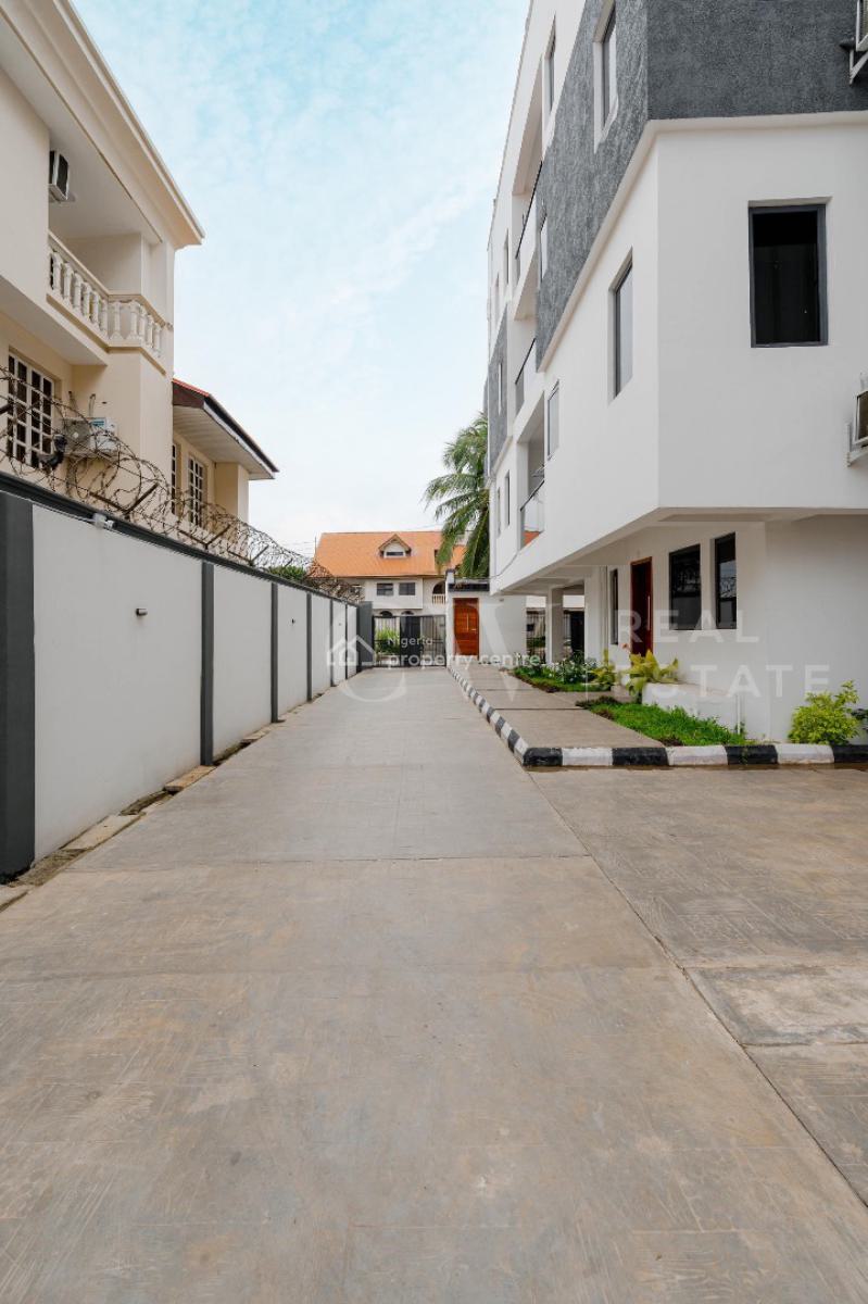 Delightful and Exquisite Spacious Neely Renovated 5 Bedroom Duplex, Lekki Phase 1, Lekki, Lagos, Detached Duplex for Rent