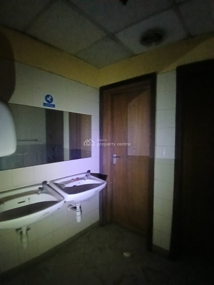 Fully Serviced 300sqm Open Plan Office (3rd Floor), Victoria Island (vi), Lagos, Office Space for Rent