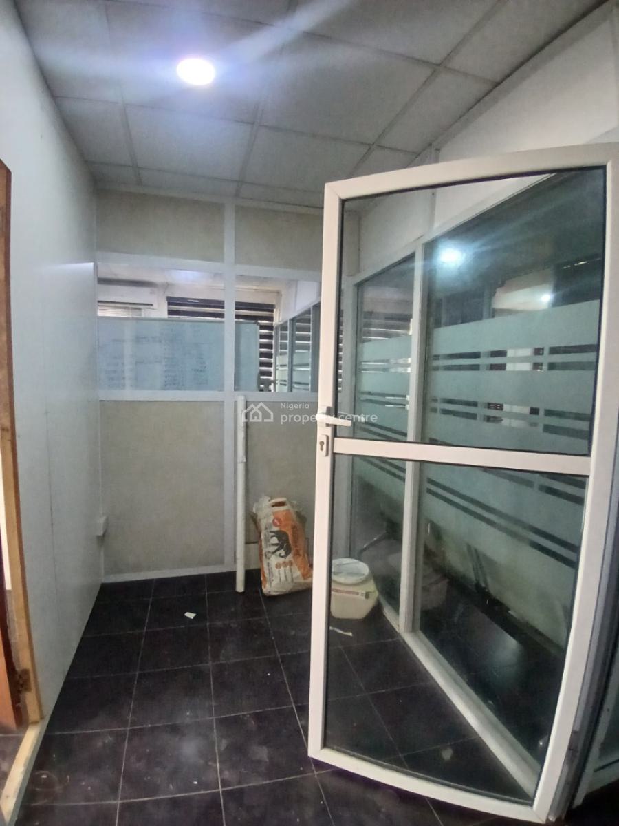 25sqm Dedicated Office Space (upstairs), Victoria Island (vi), Lagos, Office Space for Rent