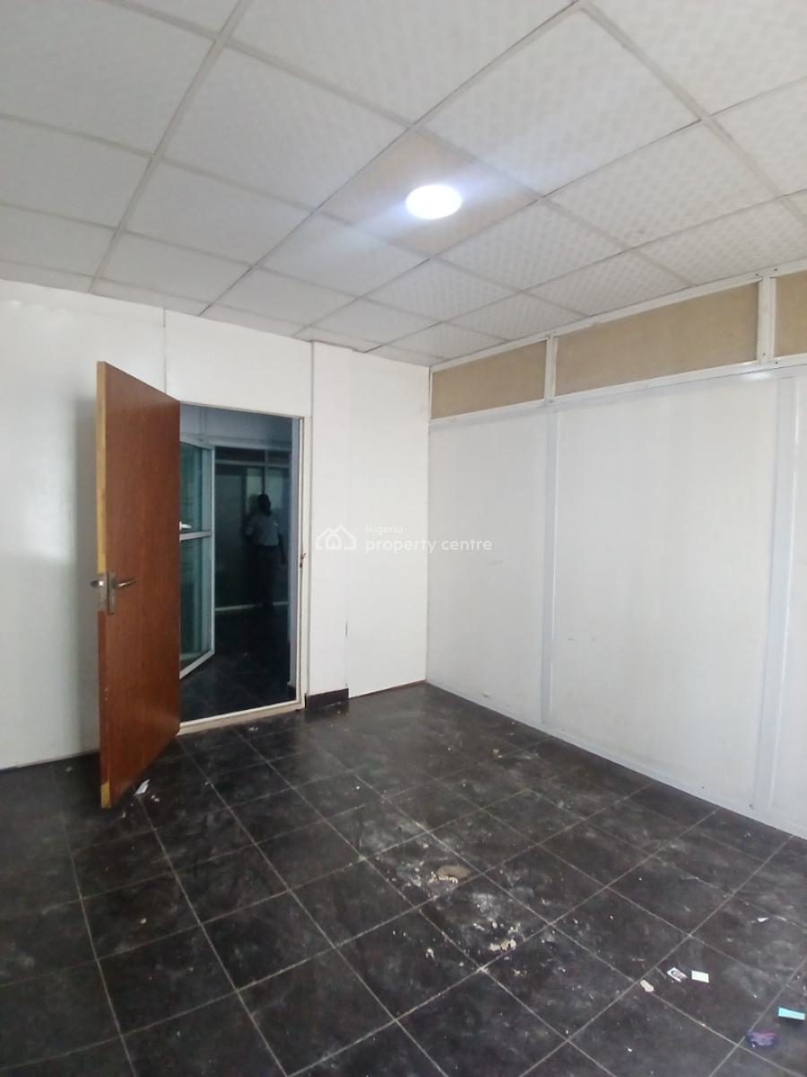 25sqm Dedicated Office Space (upstairs), Victoria Island (vi), Lagos, Office Space for Rent
