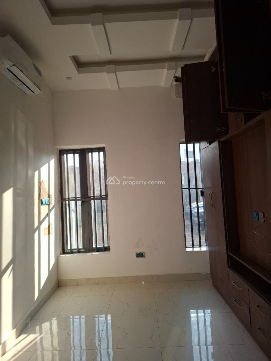 Standard 2 Bedroom Apartment with Acs, Guzape District, Abuja, Flat / Apartment for Rent