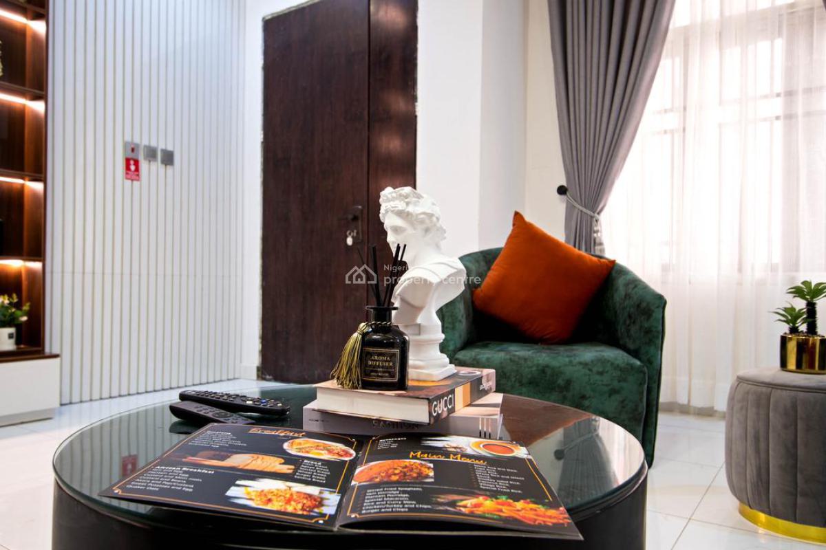 Nicely Furnished 3 Bedroom Apartment, Victoria Island (vi), Lagos, Flat / Apartment Short Let